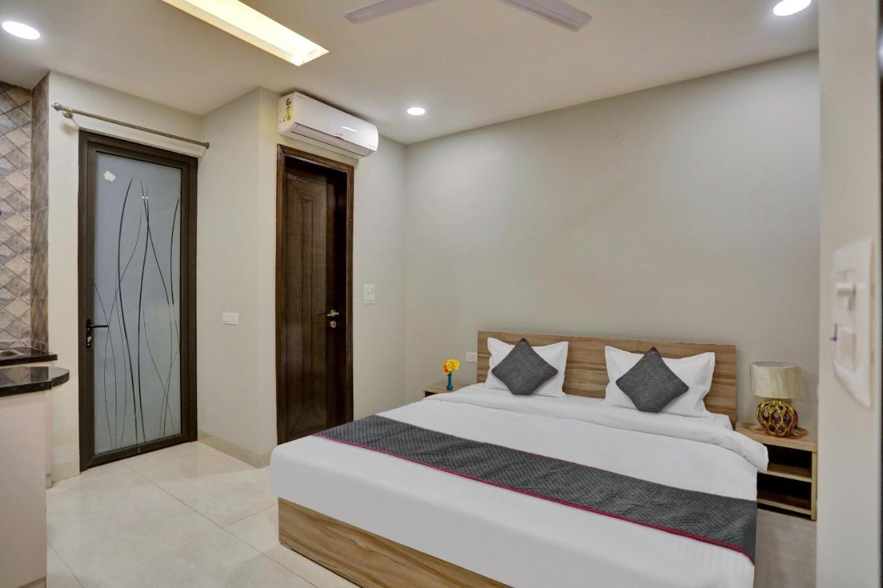 Townhouse Xanthe Hotel Noida Bagian luar foto