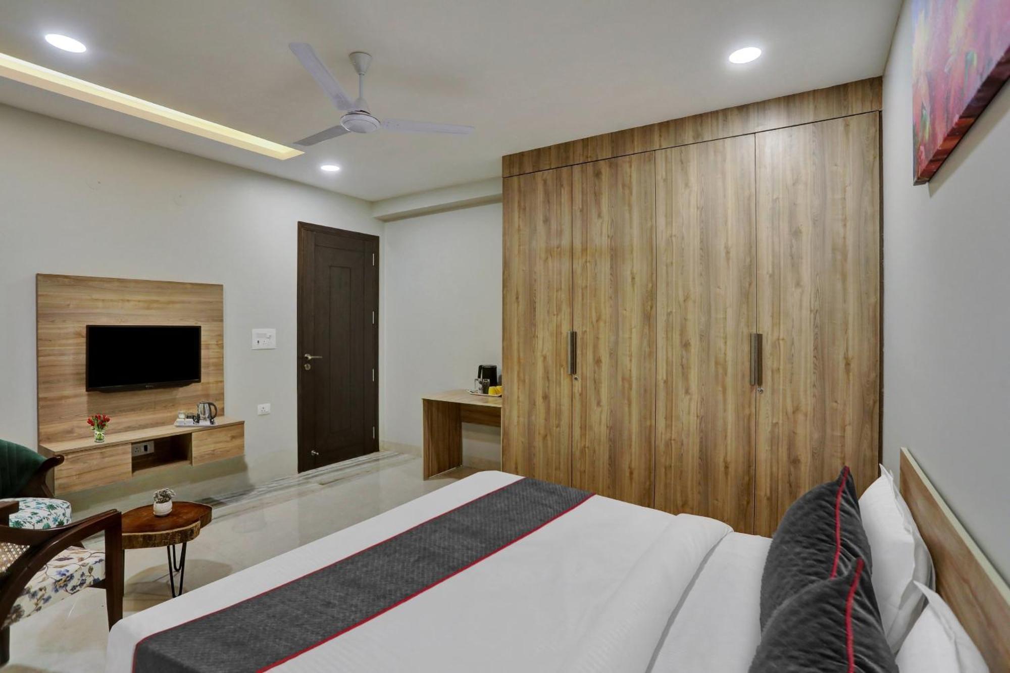 Townhouse Xanthe Hotel Noida Bagian luar foto