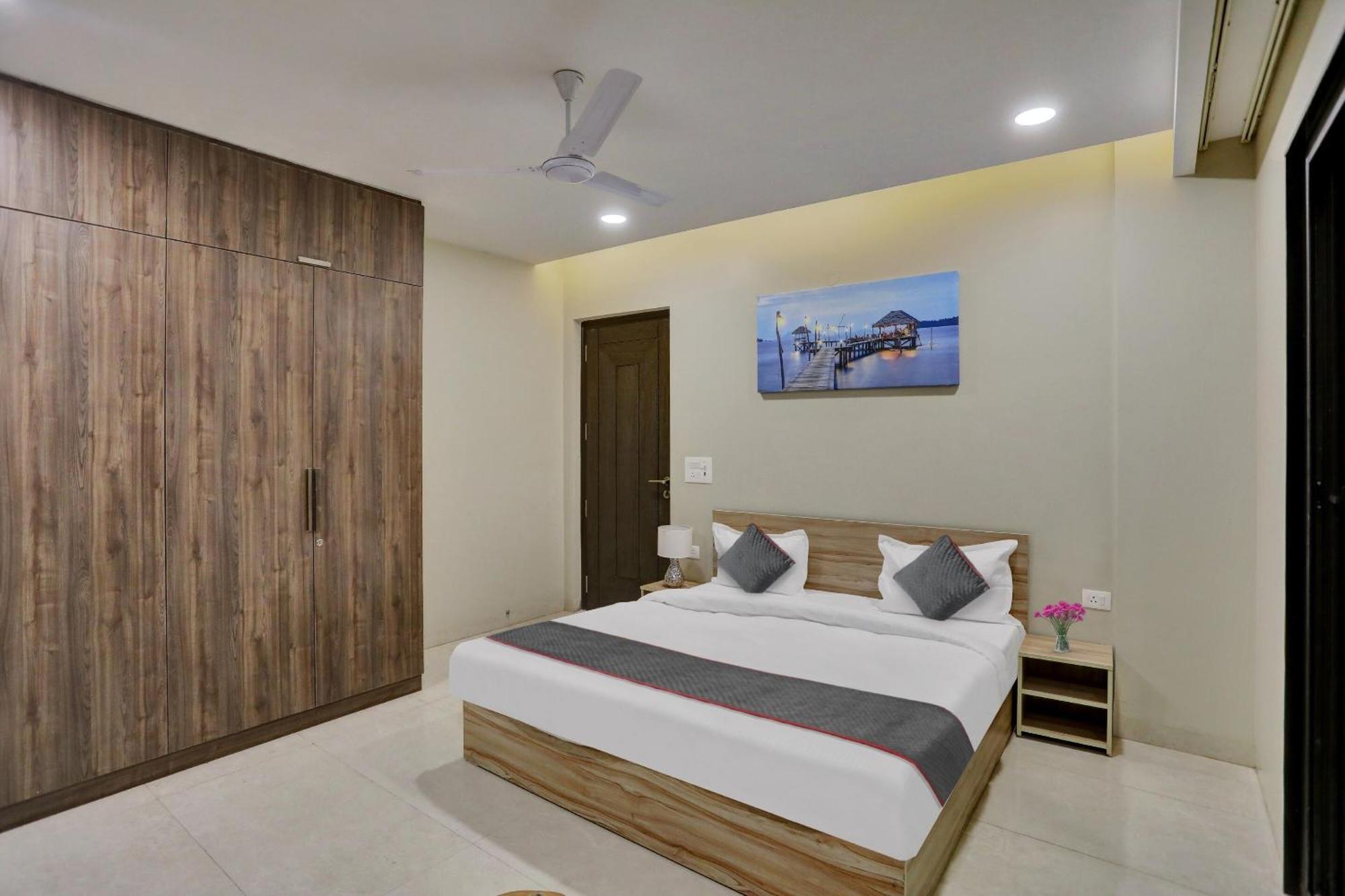 Townhouse Xanthe Hotel Noida Bagian luar foto